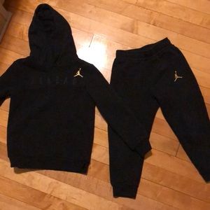 Black Jordan 4T sweater suit